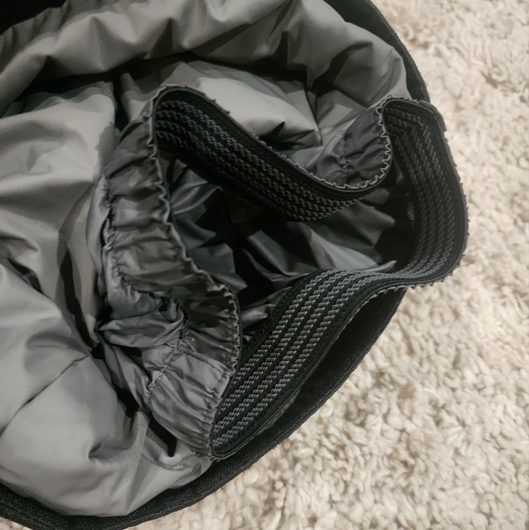 Eastern Mountain Sports Black Insulated Ski/ Snowboard pants w/ Thermolite - Picture 3 of 10